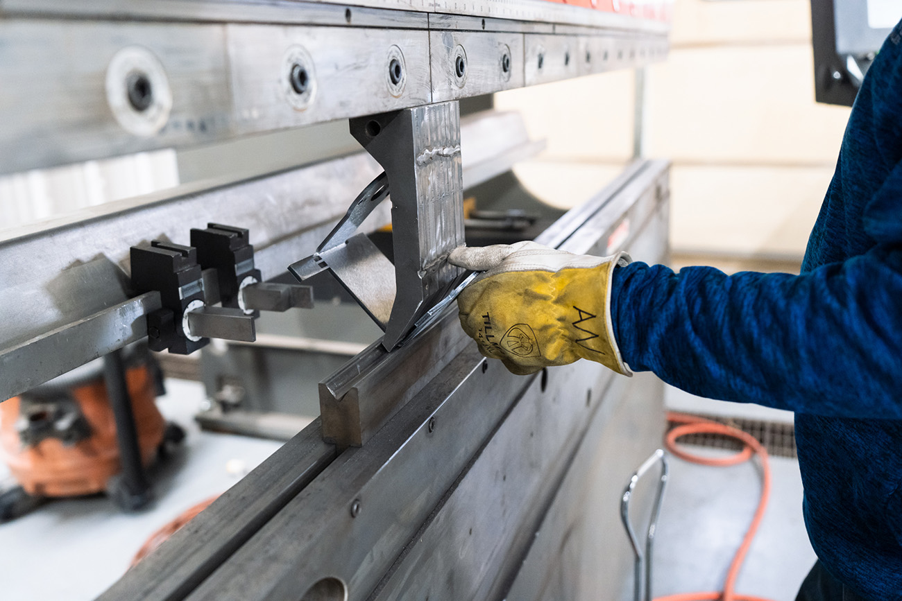 7 Advantages of Contract Manufacturing with McKiney