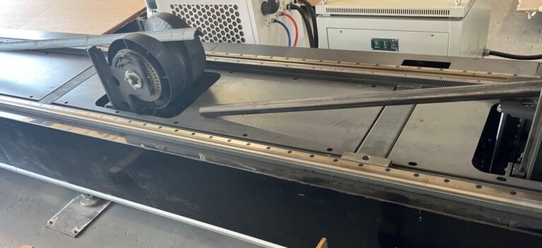 fiber-laser-square-tube-cutting